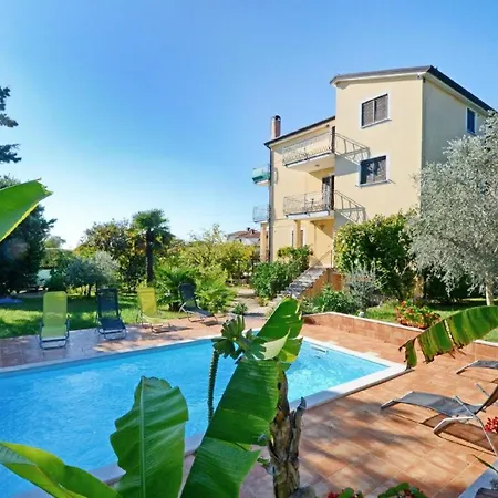 Fuer Paare Mit Gemeinschaftspool In Valica Apartment Umag