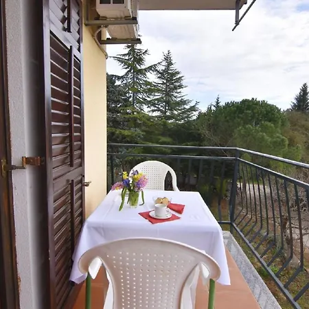 Fuer Paare Mit Gemeinschaftspool In Valica Appartement Umag