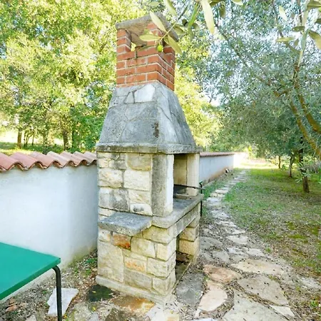 Fuer Paare Mit Gemeinschaftspool In Valica Appartement